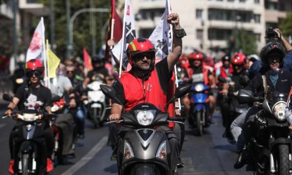 Θεσσαλονίκη – Μοτοπορεία νίκης διανομέων της efood: «Σταθερή και μόνιμη δουλειά για όλους»